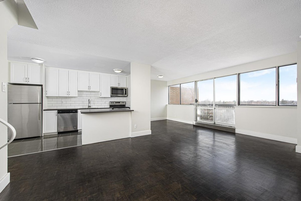 2 Bedroom Apartment for Rent - 7230 Darcel Ave 3
