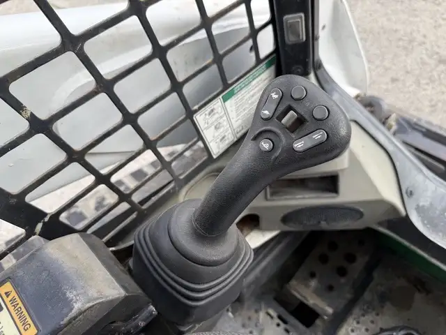2017 Bobcat T740 Skid Loader in Heavy Trucks in Regina - Image 34