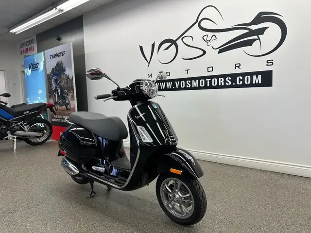 2023 Vespa GTS 300 Nero Convinto - V6354NP - -No Payments for 1  in Scooters & Pocket Bikes in Markham / York Region - Image 3