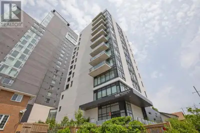 Located in the Heart of Downtown Waterloo, this Bright two bedroom, two full baths has aspacious lay...