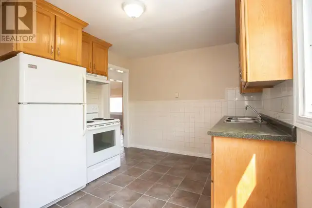 2 Bedroom Upper-Level Unit – Parking & In-Unit Laundry – $1,549/ in Long Term Rentals in Sault Ste. Marie - Image 9