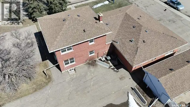 300/302 8th AVENUE W Kindersley, Saskatchewan in Commercial & Office Space for Sale in Saskatoon - Image 6