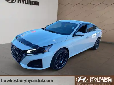 Command the road in the 2024 Nissan Altima Platinum – the perfect fusion of sophisticated design, ad...