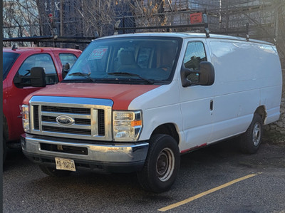 2010 Ford Econoline E-250 extended