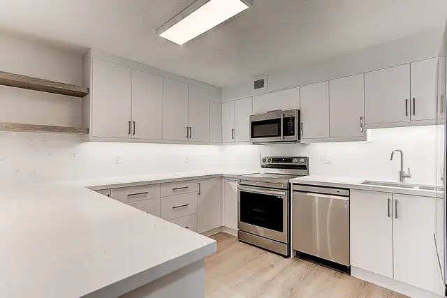 188 Spadina Ave - 405 in Long Term Rentals in City of Toronto - Image 3