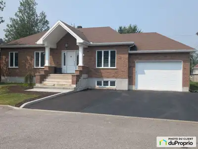 Charmant bungalow lumineux 5 chambres possibles quartier familial recherché Découvrez ce magnifique...