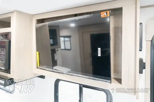 2026 Grand Design Imagine XLS 25RLE in Travel Trailers & Campers in Kelowna - Image 36