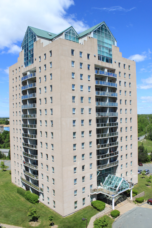 LARGE Two-Bedroom Apartment in the Heart of Dartmouth in Long Term Rentals in Dartmouth