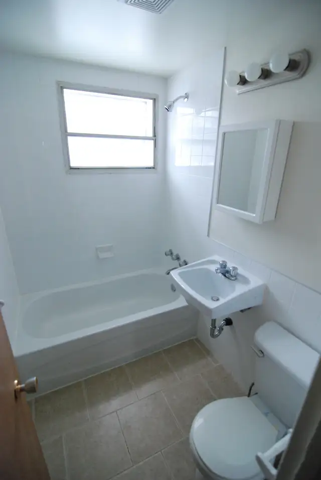 4½ à Montréal (NDG) Stationnement inclus in Long Term Rentals in City of Montréal - Image 11