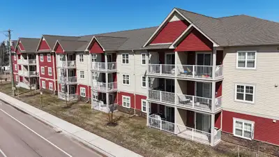 First Month Rent Free! Experience the perfect blend of comfort and convenience at 7 Point Park, wher...
