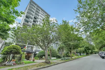 Sundowner Apartments is located in Vancouver's West End. Only two blocks from beautiful English Bay...