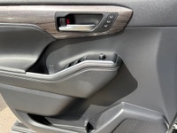 Double L Motors Ltd. Check out this stunning Silver Metallic 2021 Toyota Highlander Limited! This pr... (image 7)