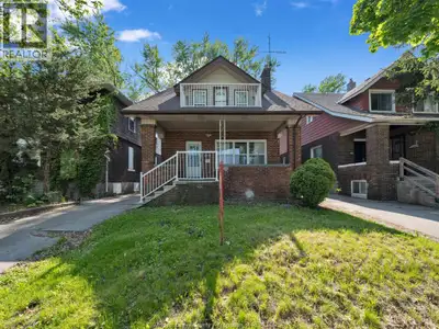 Welcome to this prime student rental property, just a 1-minute walk from the University of Windsor!...