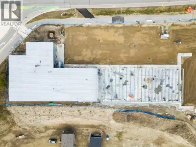 Brand new retail opportunities at Silver Star Gateway Business Park! With flexible unit sizes from a...