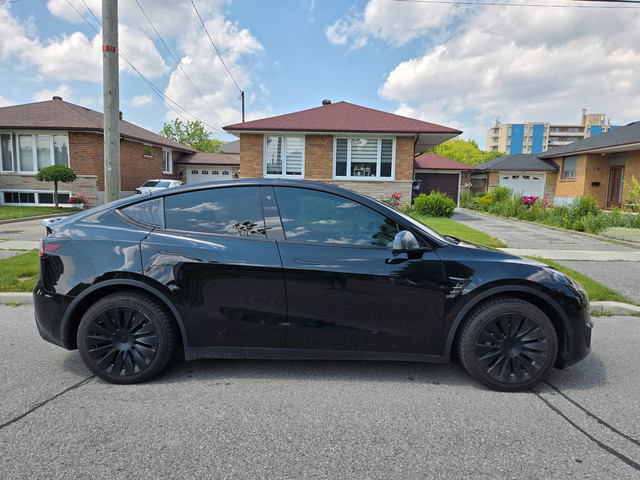 2023 Tesla Model Y in Cars & Trucks in City of Toronto - Image 4