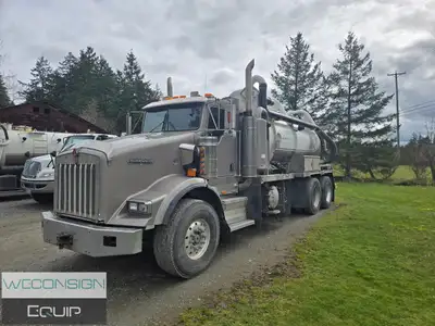 TANDEM AXLE SEPTIC VACUUM TRUCK (Unit #02828) Located in Duncan, BC, 472,801 KM*, 14,246 HRS*, Cummi...