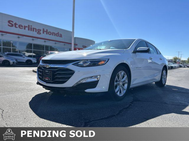 2022 Chevrolet Malibu LT | Clean CarFax in Cars & Trucks in Hamilton
