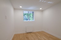Renovated Akelius three bedroom apartment for rent. Located near Roslyn in the Westmount neighborhoo... (image 5)