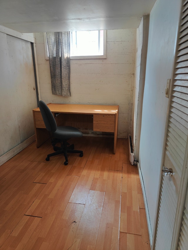 room metro prefontaine all included in Room Rentals & Roommates — photo 1
