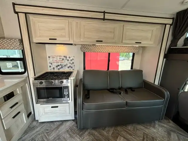 2023 Forester 3251 CD in RVs & Motorhomes in Laval / North Shore - Image 27