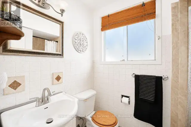 334 TRAGINA AVENUE N Hamilton (Homeside), Ontario in Houses for Sale in Oakville / Halton Region - Image 21