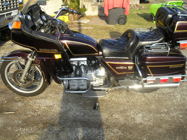 Honda gold wings 1100 interstate & 1100 parts bike in Street, Cruisers & Choppers in Sault Ste. Marie - Image 3