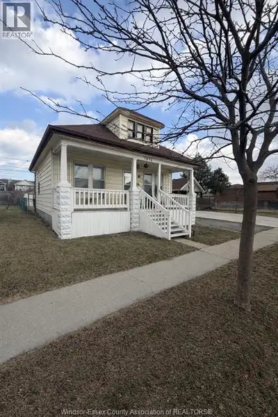 Opportunity property with strong potential. Vinyl sided 2 bedroom home located north of Tecumseh Rd...
