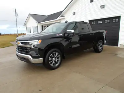 2024 SILVERADO Z-71 CREW CAB V8 5.3L 4X4,LOADED, REMOTE START ,HEATED SEATS, SPRAY IN LINER, 20 INCH...