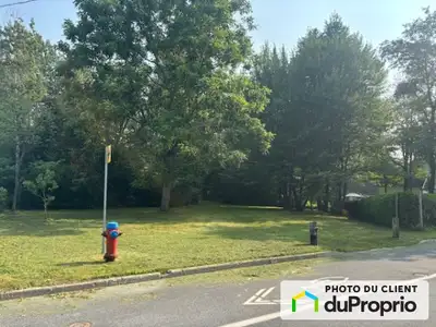 Terrain à vendre au 4581 boulevard Allard à Drummondville. Directement sur le chemin qui longe la ri...