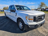 2021 Ford F-150 XL with 156,158 km! Clean history with no accidents See Carfax report linked . Power... (image 2)