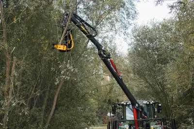 The TMK 150 is big power in a small package. The hanging tilting linkage is built for booms and cran...