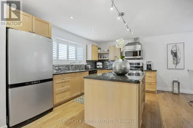 10 ALLEN DRIVE N Wasaga Beach, Ontario in Houses for Sale in Oakville / Halton Region - Image 7