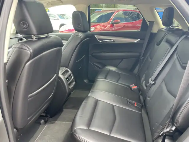 2017 Cadillac XT5 Luxury AWD5864676574580019214