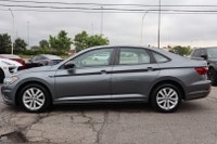 WELL MAINTAINED Drive the Volkswagen Jetta 1.4T Highline where style meets performance! Experience a... (image 3)
