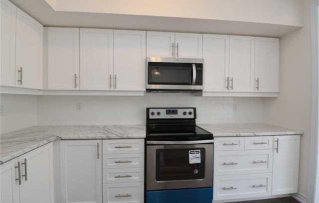Townhouse for rent in summit park  stoney creek in Long Term Rentals in Hamilton - Image 12