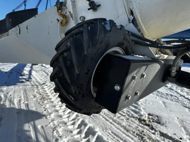 2015 Brandt 16 X 105 Ft Hydraulic Swing Grain Auger 16105-HP in Farming Equipment in Grande Prairie - Image 17