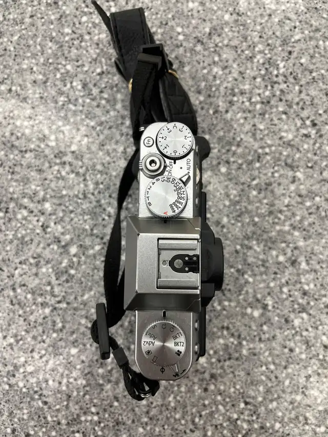 Fujifilm X-T30 II Mirrorless Camera (body only) in Cameras & Camcorders in City of Toronto - Image 6