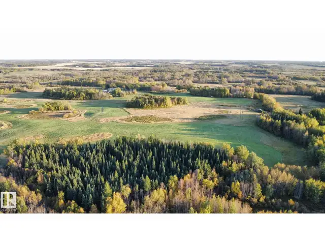Range Road 225 @ township 612 Rural Thorhild County, Alberta in Land for Sale in Edmonton - Image 15