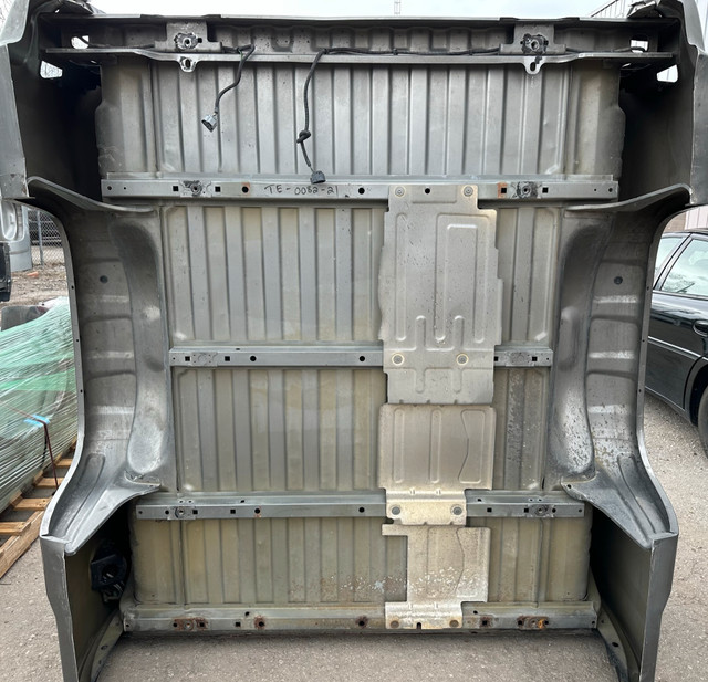 Southern Box/Bed Chevy Silverado Rust Free! in Auto Body Parts in Edmonton - Image 3