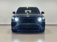 Découvrez le parfait équilibre entre luxe, performance et prestige avec ce magnifique Bentley Bentay... (image 9)