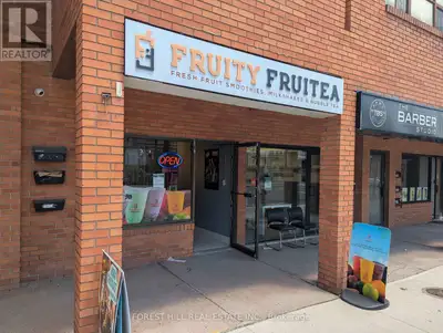 LOCATION LOCATION LOCATION! Located in the heart of Streetsville, this business benefits from a prim...