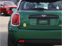 2022 MINI 3 DOOR COOPER S - BC VEHICLE - ONE OWNER - NAVIGATION - BACKUP CAMERA - HEATED FRONT SEATS... (image 8)