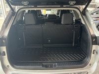 All Wheel Drive,Power Steering,Brake Assist,4-Wheel Disc Brakes,ABS,Traction Control,Leather Seats,F... (image 8)