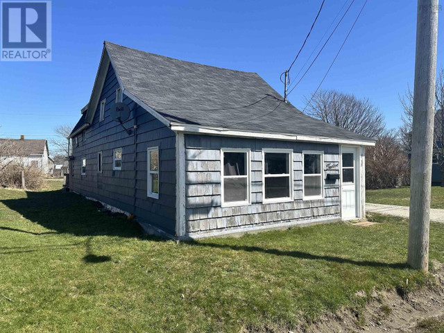 12 Church Street Yarmouth, Nova Scotia in Houses for Sale in Yarmouth