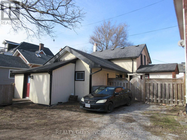 287 DALHOUSIE ST Peterborough, Ontario in Houses for Sale in Peterborough - Image 4