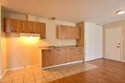 Découvrez notre 5 1/2 à louer à Jonquière dans un quartier tranquille pensé pour les familles. Idéal...