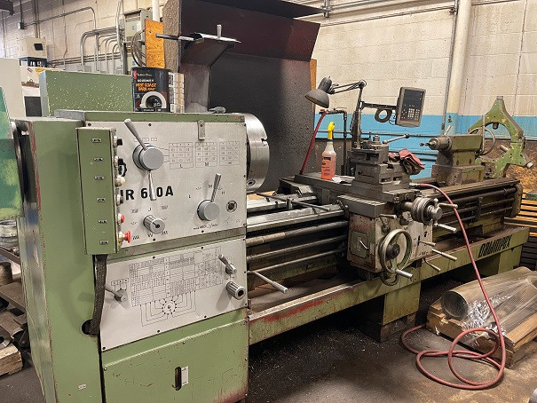 Tur 630A Engine Lathe in Other Business & Industrial in Edmonton - Image 2