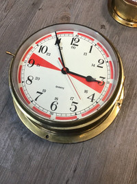 Horloge de bateau en laiton (10 1/2"dia.)