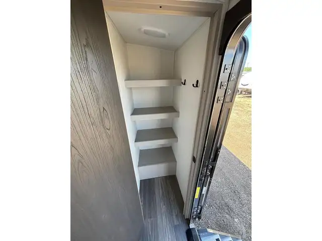 2024 Shadow Cruiser Shadow Cruiser Ultra Lite 260 RBS in Travel Trailers & Campers in Grande Prairie - Image 14