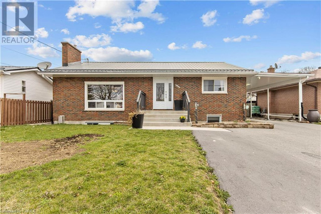 185 ELM Street Gananoque, Ontario in Houses for Sale in Kingston